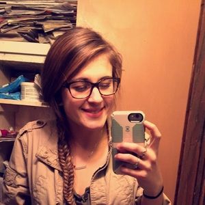 Meet your Posher, Hannah
